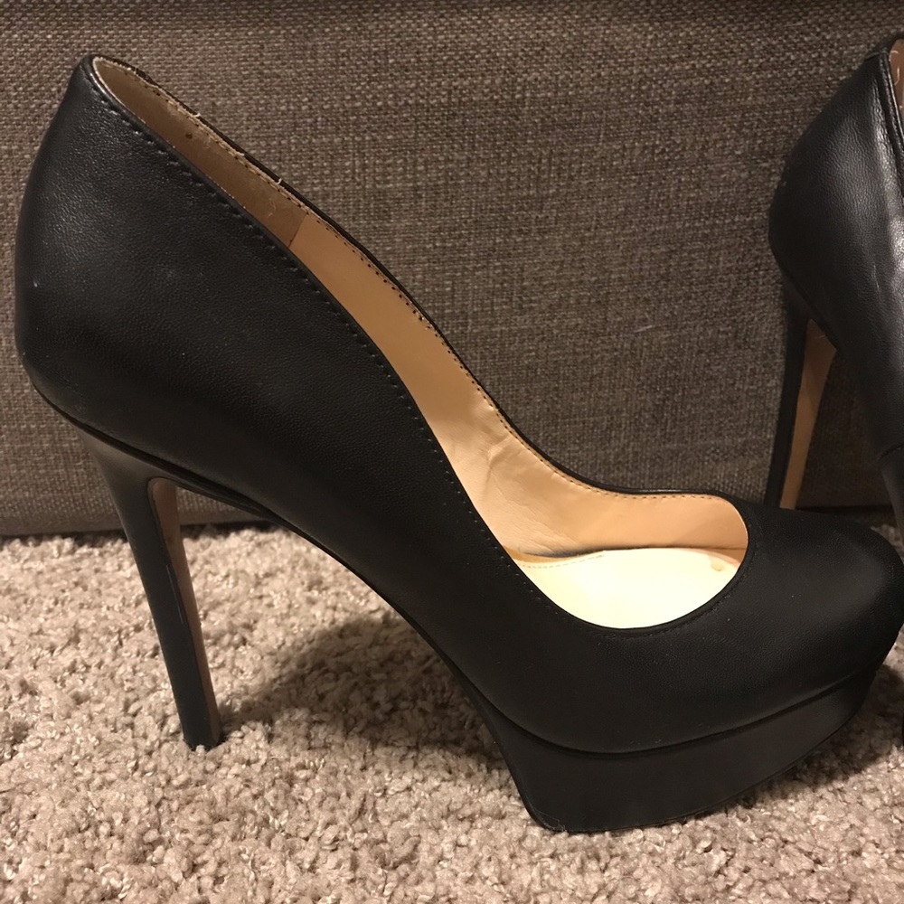 Jessica Simpson Black Pumps